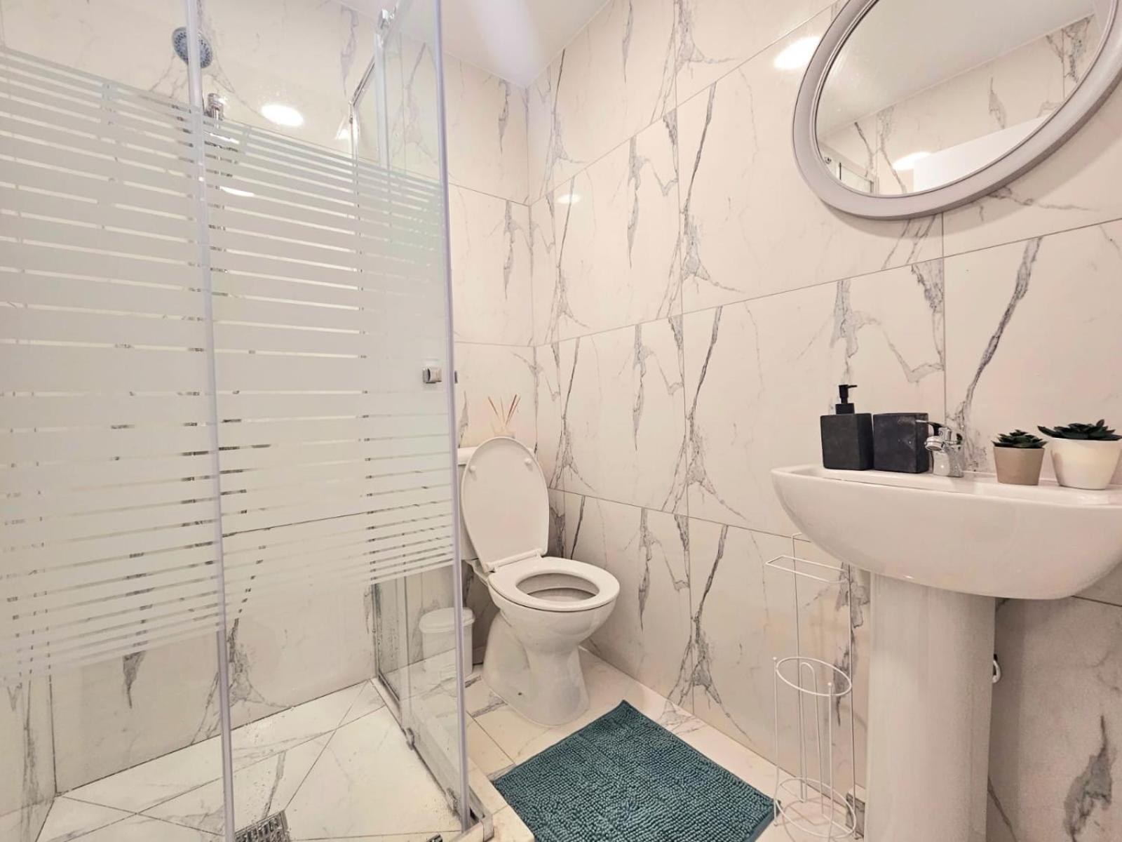 1Bd Beach Apartment Paphos Ngoại thất bức ảnh