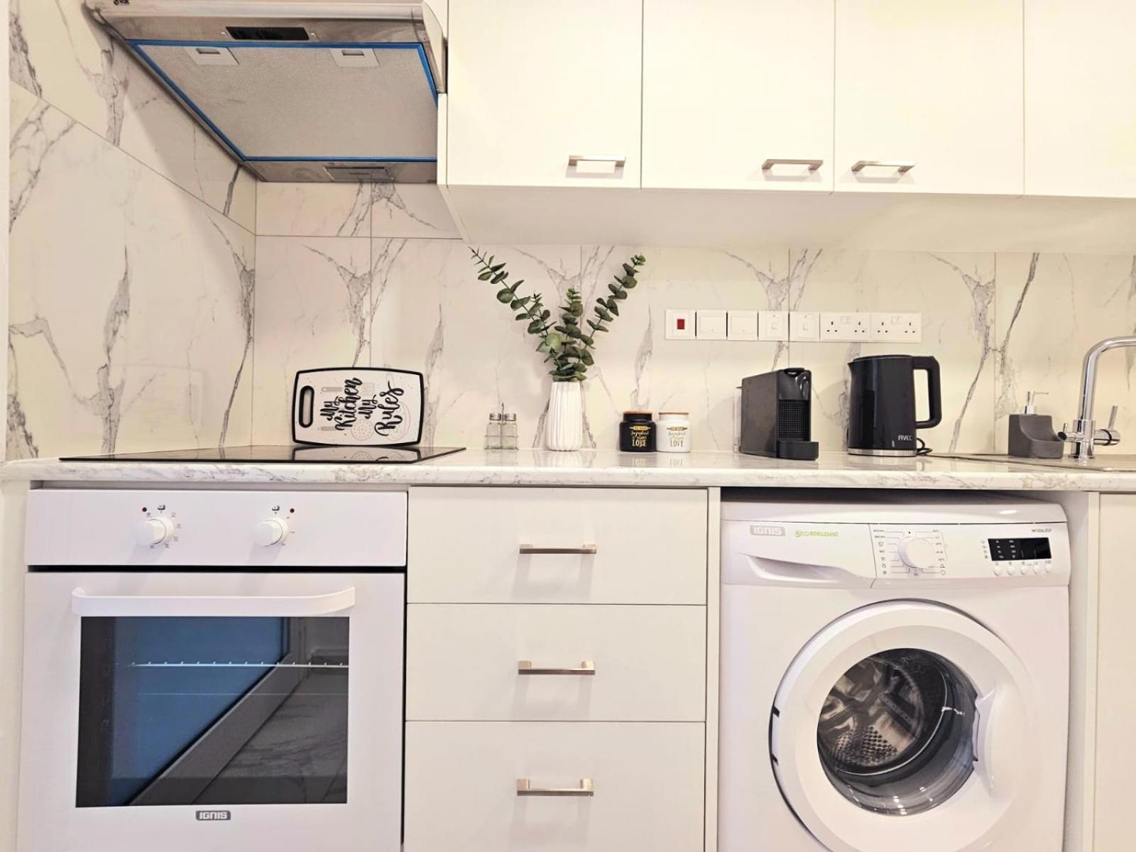 1Bd Beach Apartment Paphos Ngoại thất bức ảnh